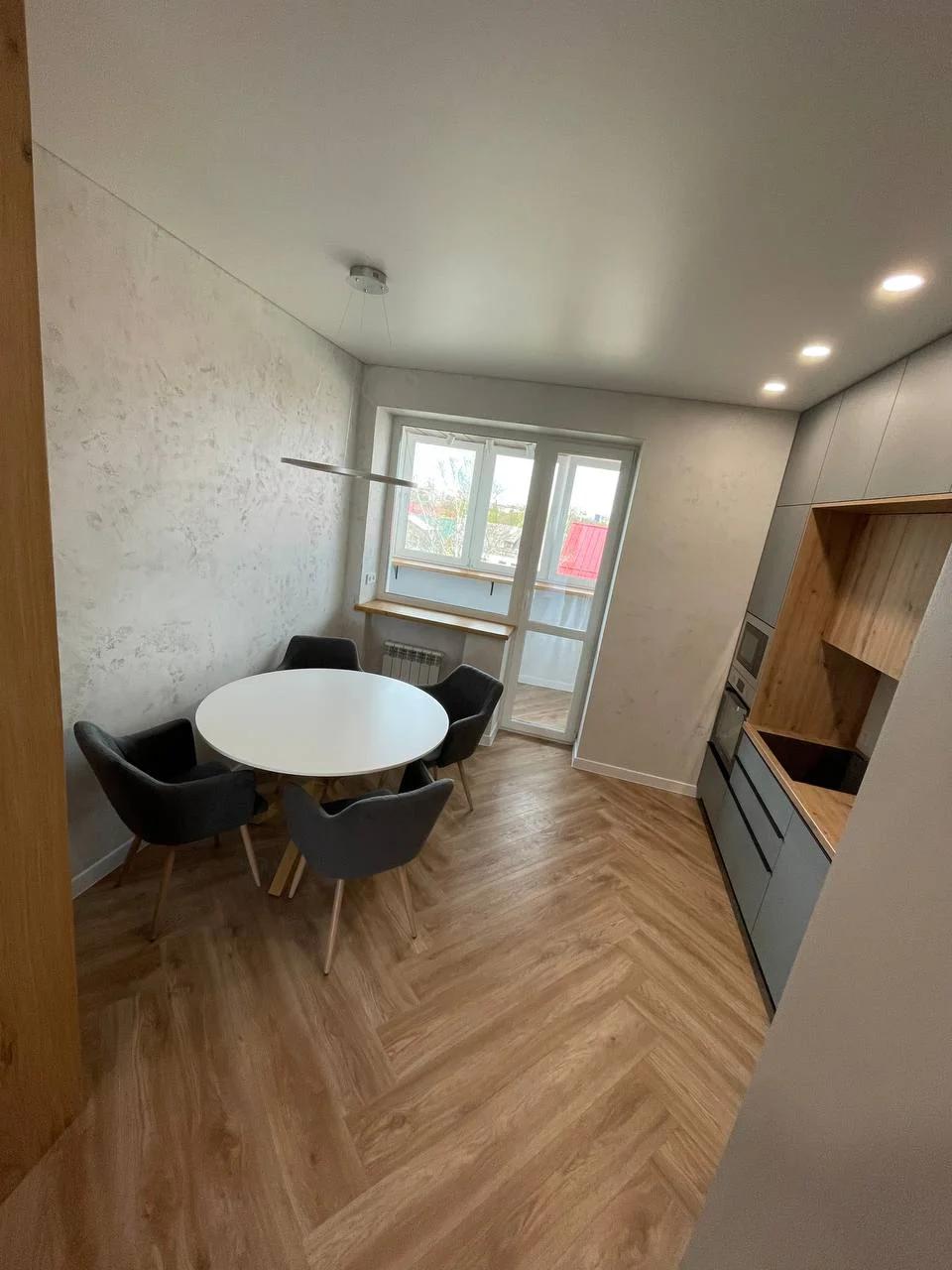 Оригинальный профиль REHAU — тиснение и маркировка